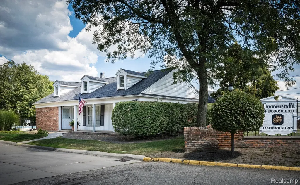150 Billingsgate Court Bloomfield Hills City MI 48301