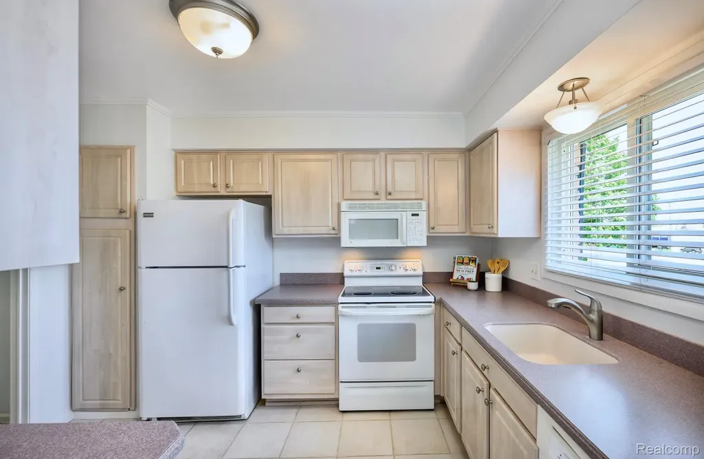 150 Billingsgate Court Bloomfield Hills City MI 48301