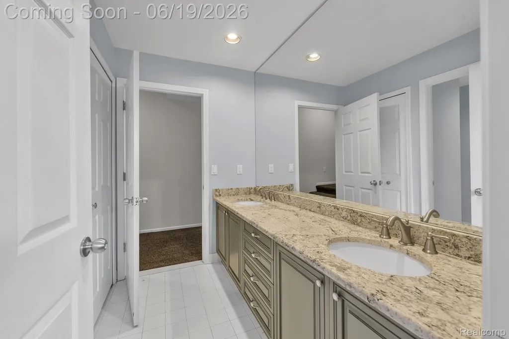7061 Trailway Court West Bloomfield Charter Township MI 48322