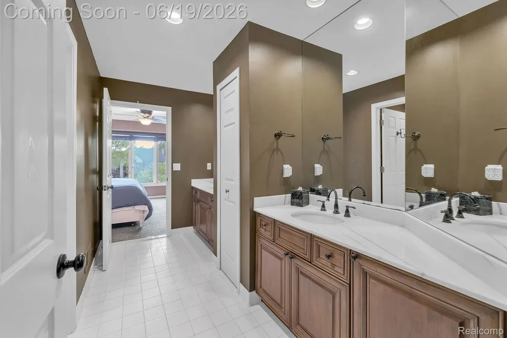 7061 Trailway Court West Bloomfield Charter Township MI 48322