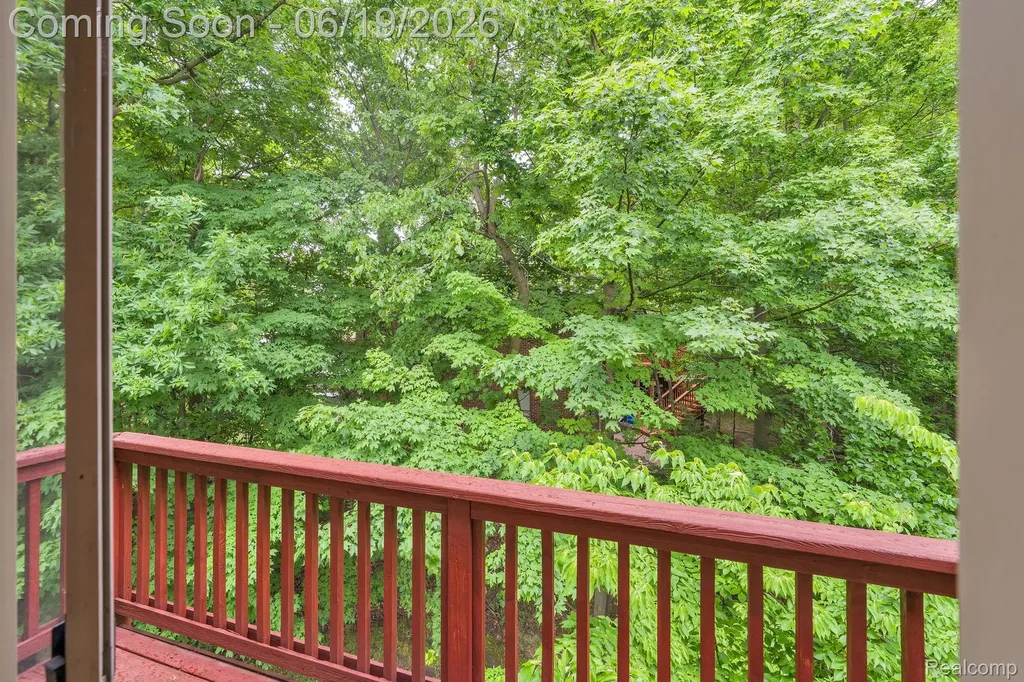 7061 Trailway Court West Bloomfield Charter Township MI 48322