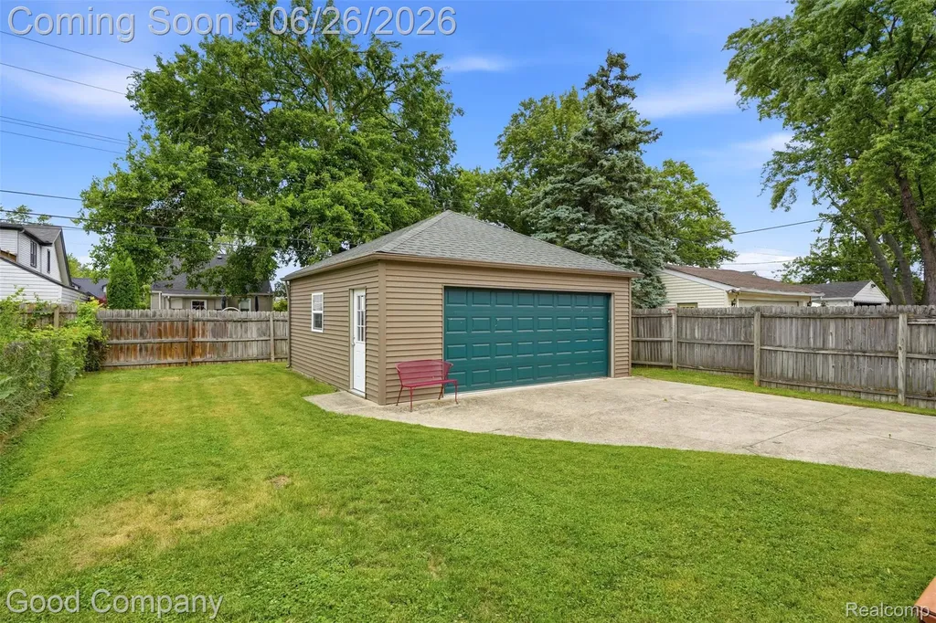 948 Cambridge Road Berkley City MI 48072
