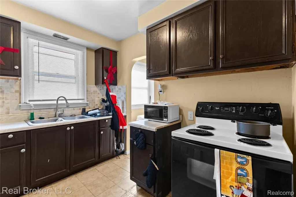 14817 Forrer Street Detroit City MI 48227