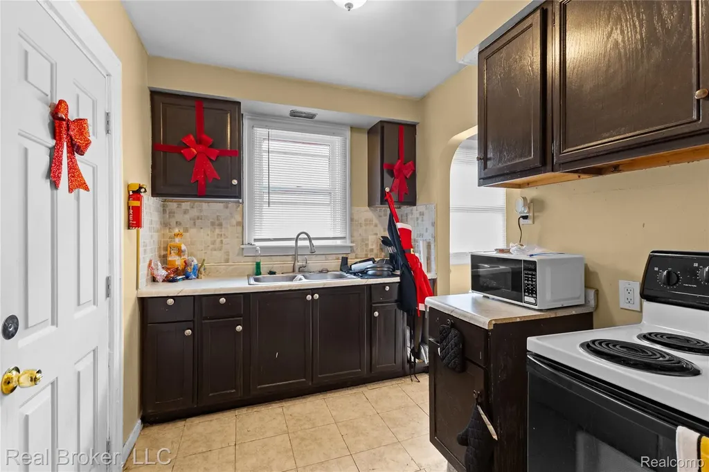 14817 Forrer Street Detroit City MI 48227