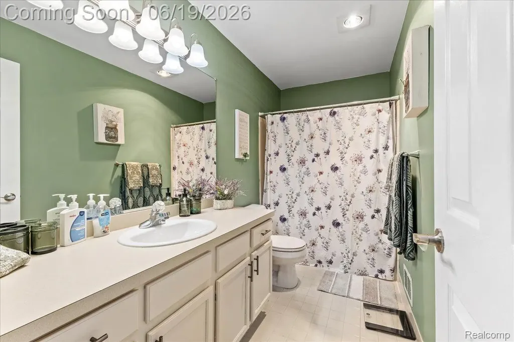 3082 Talon Circle Orion Charter Township MI 48360