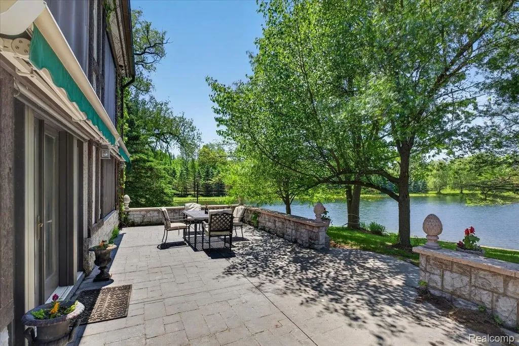4721 Hasslick Road North Branch Township MI 48461