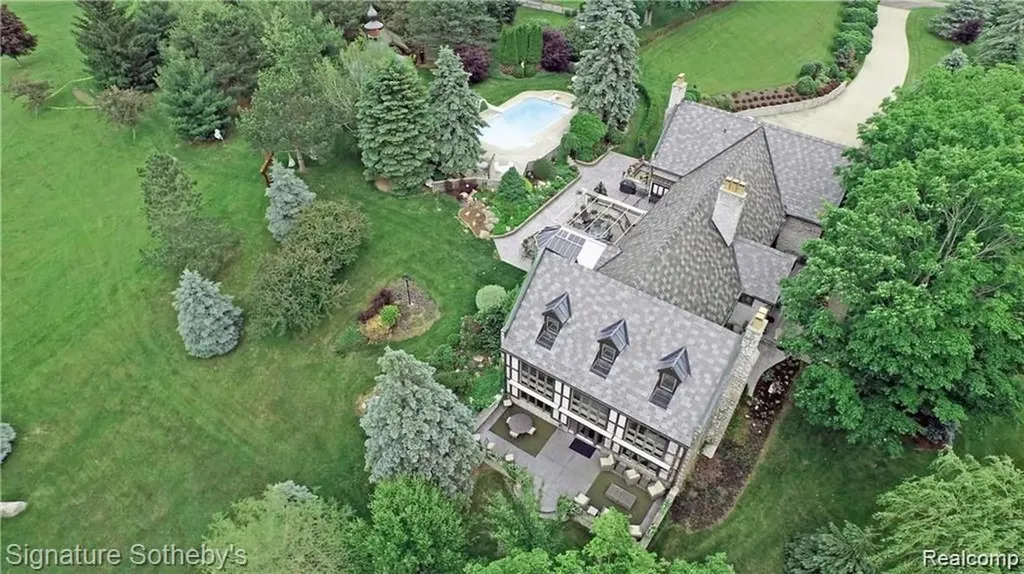 4721 Hasslick Road North Branch Township MI 48461