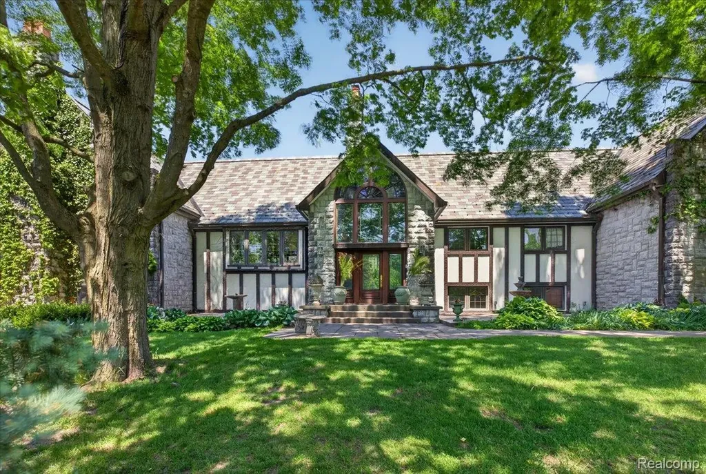 4721 Hasslick Road North Branch Township MI 48461