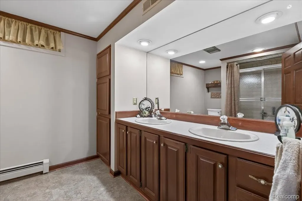 4721 Hasslick Road North Branch Township MI 48461