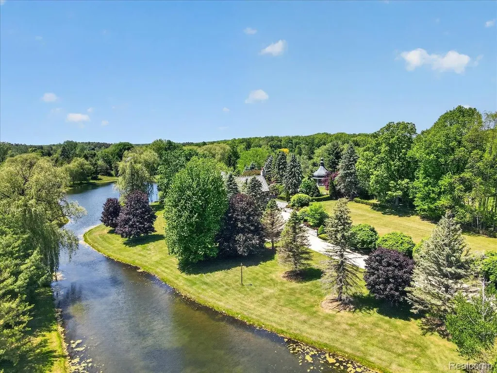 4721 Hasslick Road North Branch Township MI 48461