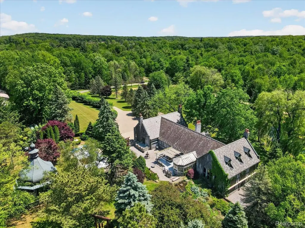 4721 Hasslick Road North Branch Township MI 48461