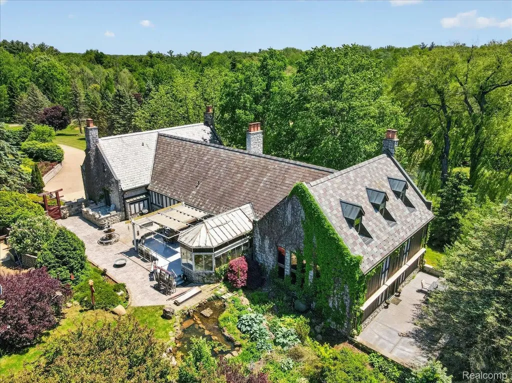 4721 Hasslick Road North Branch Township MI 48461