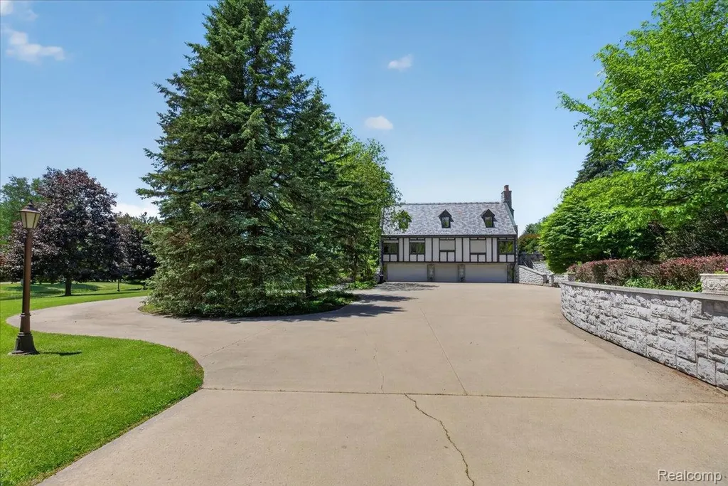 4721 Hasslick Road North Branch Township MI 48461