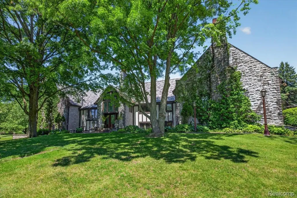 4721 Hasslick Road North Branch Township MI 48461