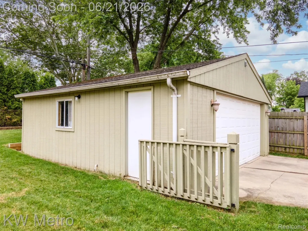 2120 Vinsetta Boulevard Royal Oak City MI 48073