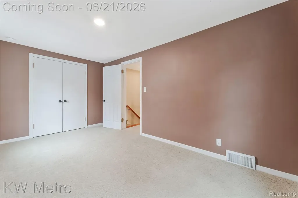 2120 Vinsetta Boulevard Royal Oak City MI 48073