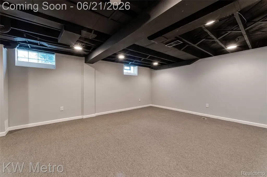 2120 Vinsetta Boulevard Royal Oak City MI 48073