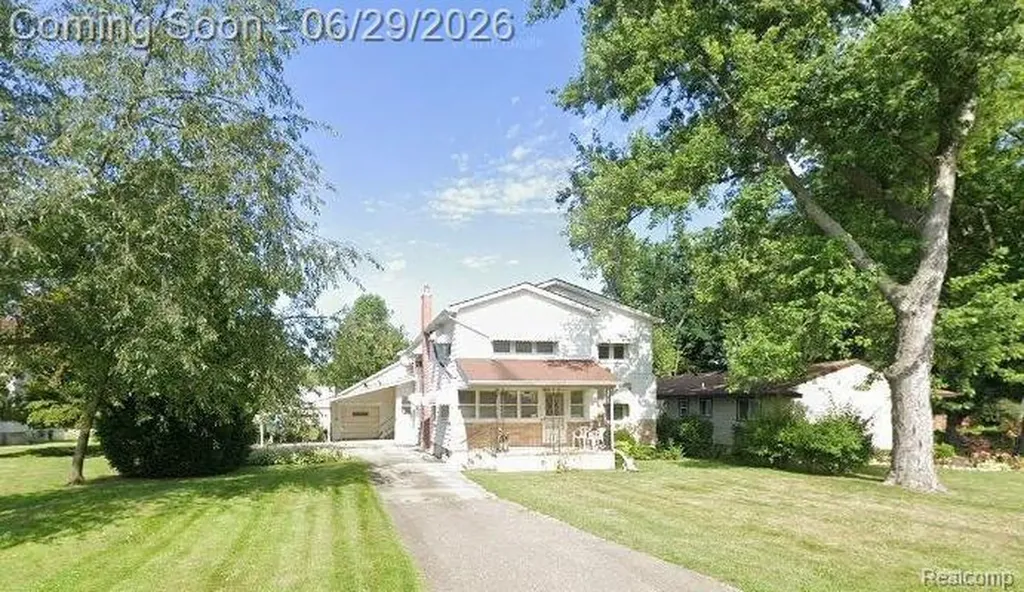 1810 Thorndale Street Commerce Charter Township MI 48382