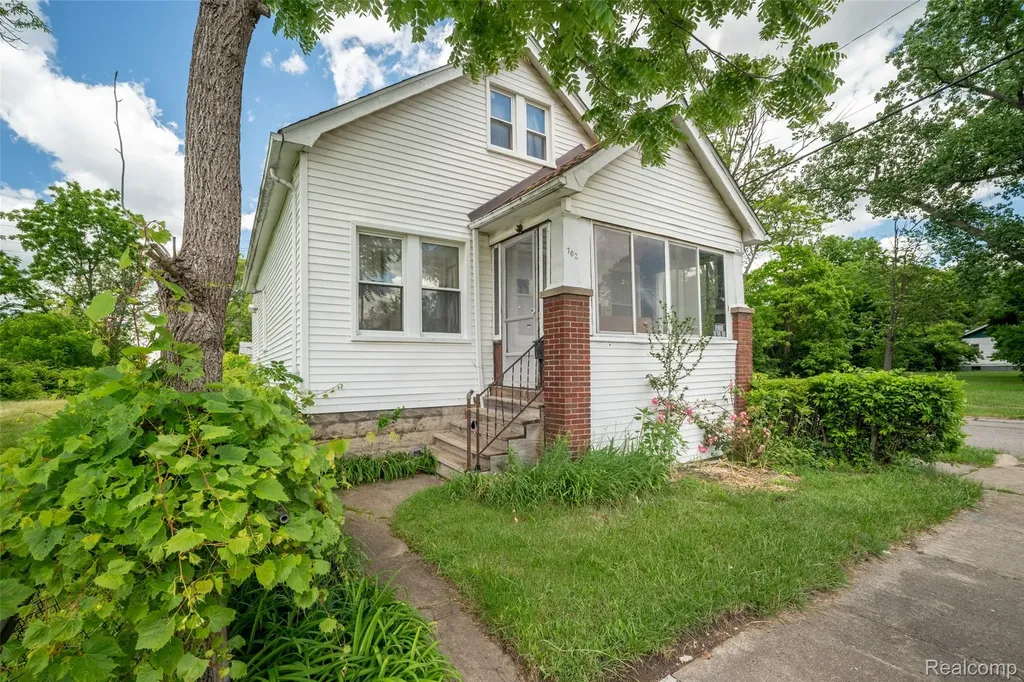 702 Fernhill Street Detroit City MI 48203