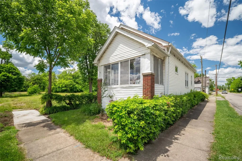 702 Fernhill Street Detroit City MI 48203
