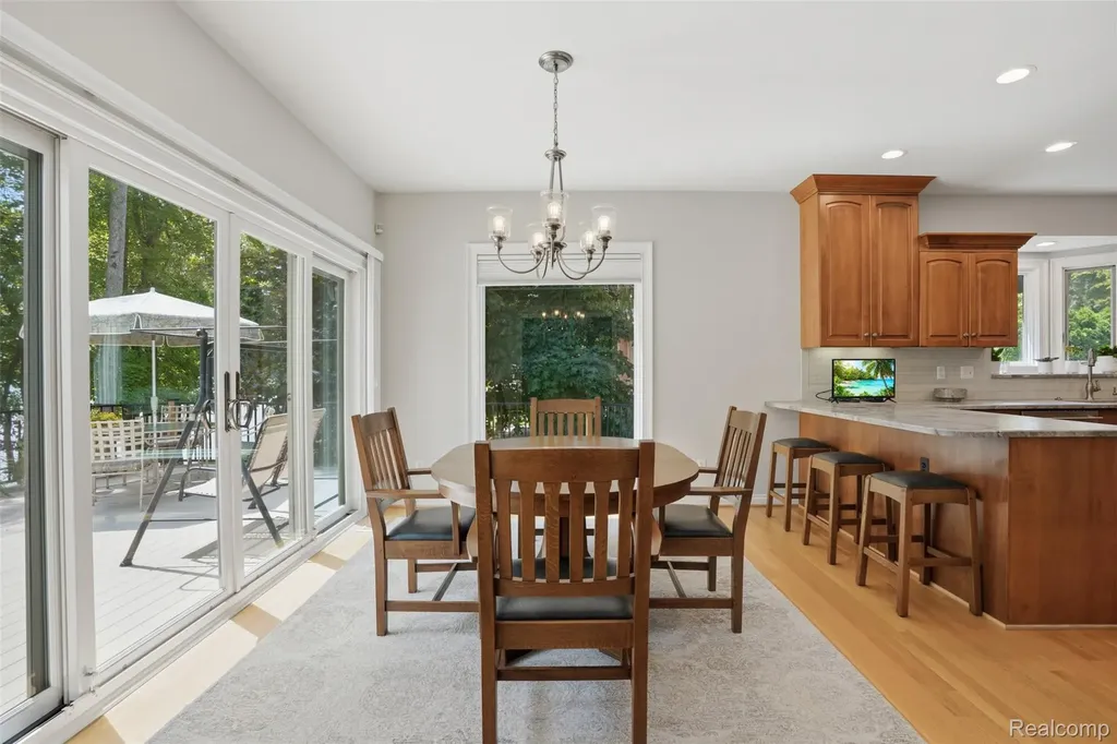 5483 Lake Ridge Drive Genoa Township MI 48116