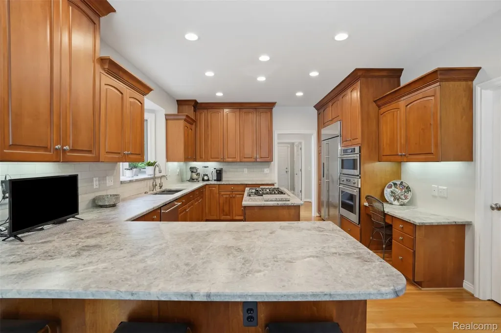 5483 Lake Ridge Drive Genoa Township MI 48116