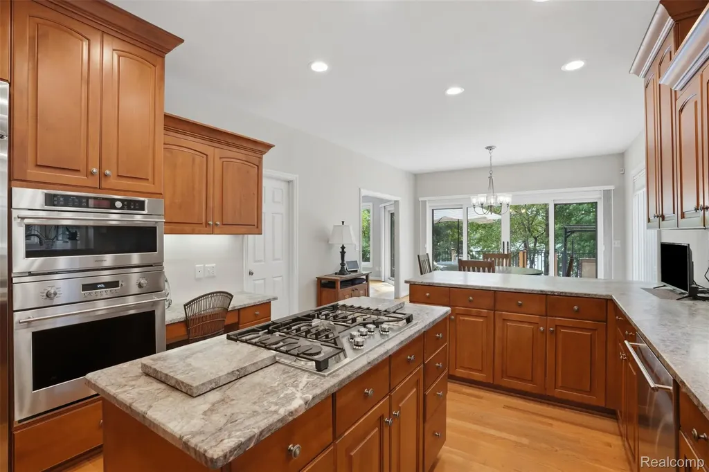 5483 Lake Ridge Drive Genoa Township MI 48116