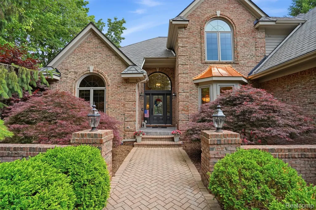 5483 Lake Ridge Drive Genoa Township MI 48116