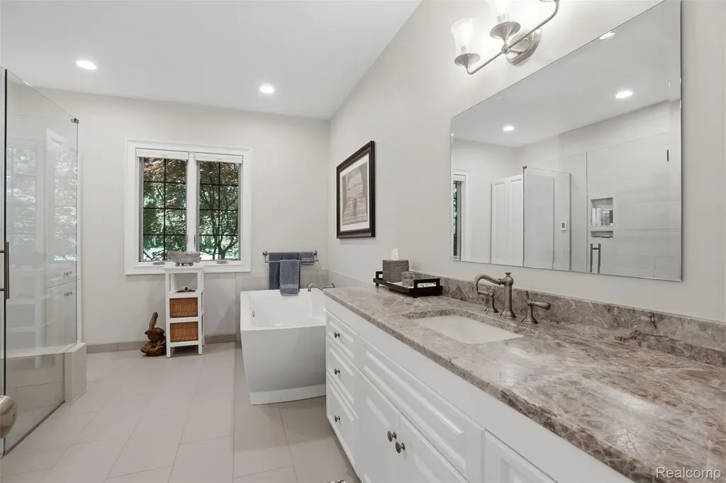 5483 Lake Ridge Drive Genoa Township MI 48116