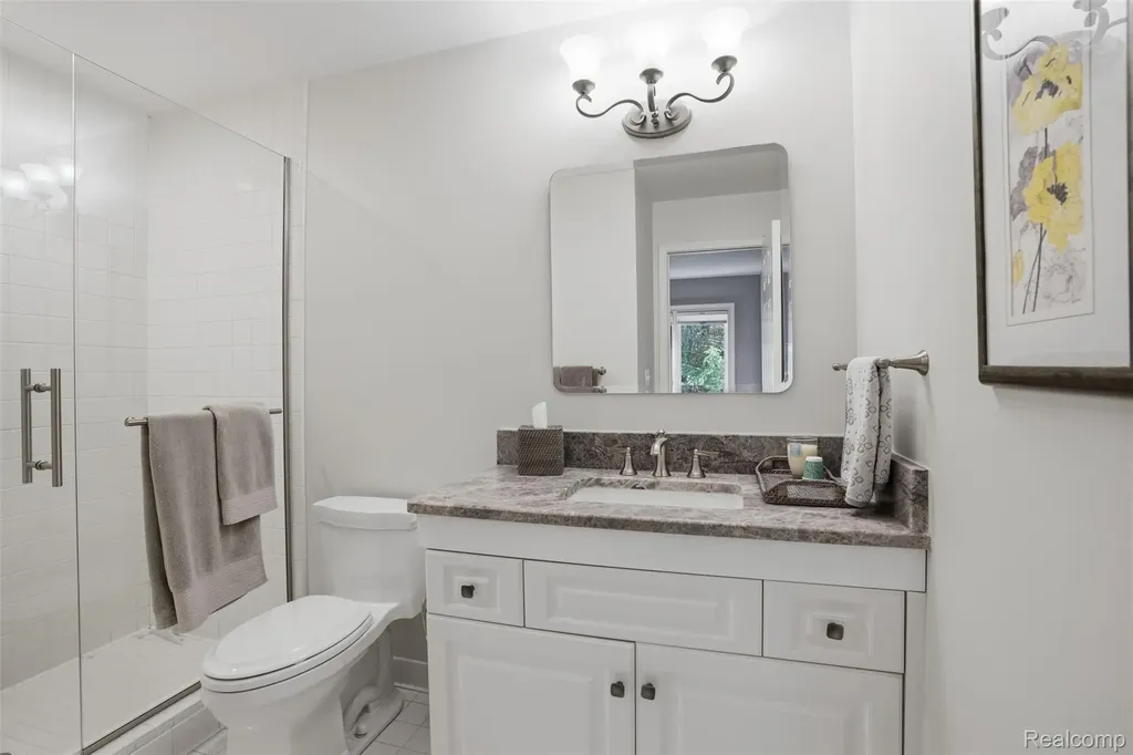 5483 Lake Ridge Drive Genoa Township MI 48116