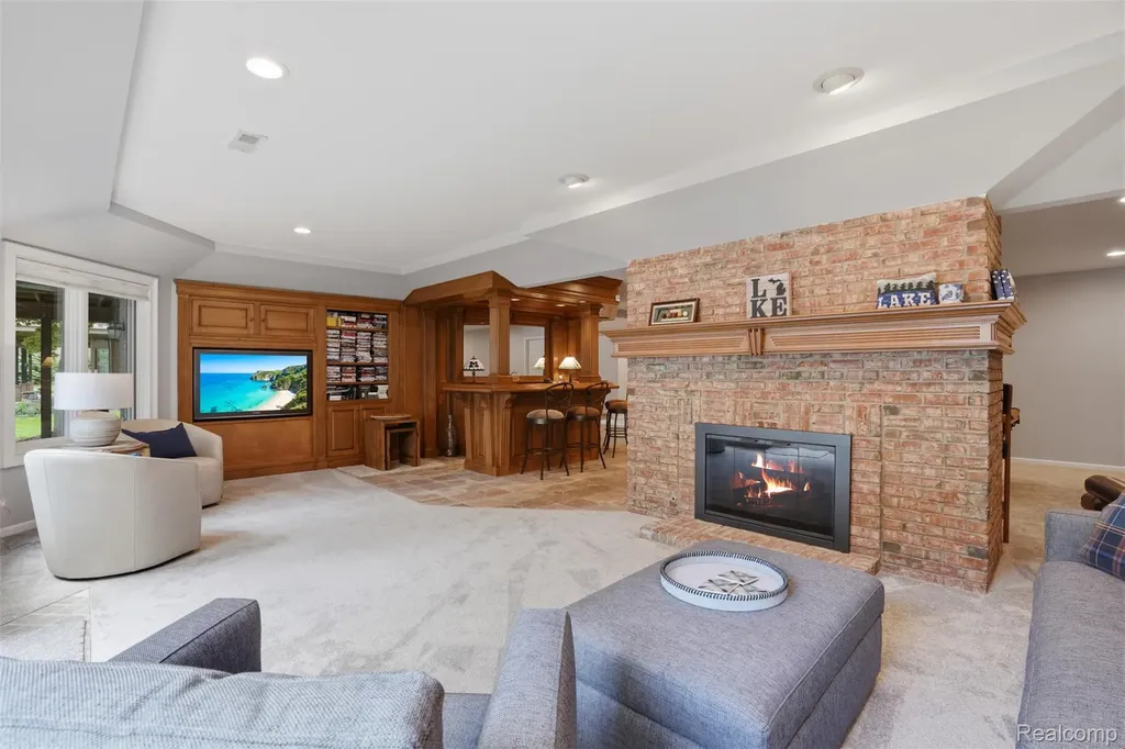 5483 Lake Ridge Drive Genoa Township MI 48116