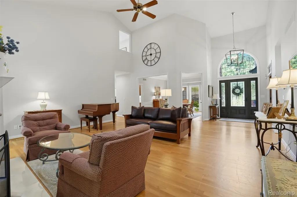 5483 Lake Ridge Drive Genoa Township MI 48116