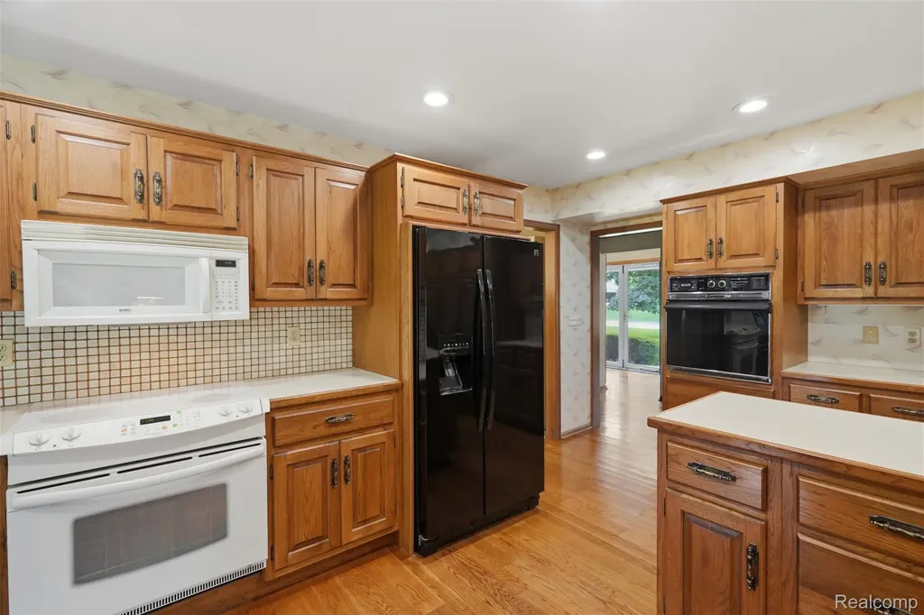 9277 Burning Tree Drive Grand Blanc Charter Township MI 48439