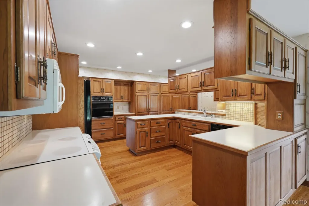 9277 Burning Tree Drive Grand Blanc Charter Township MI 48439