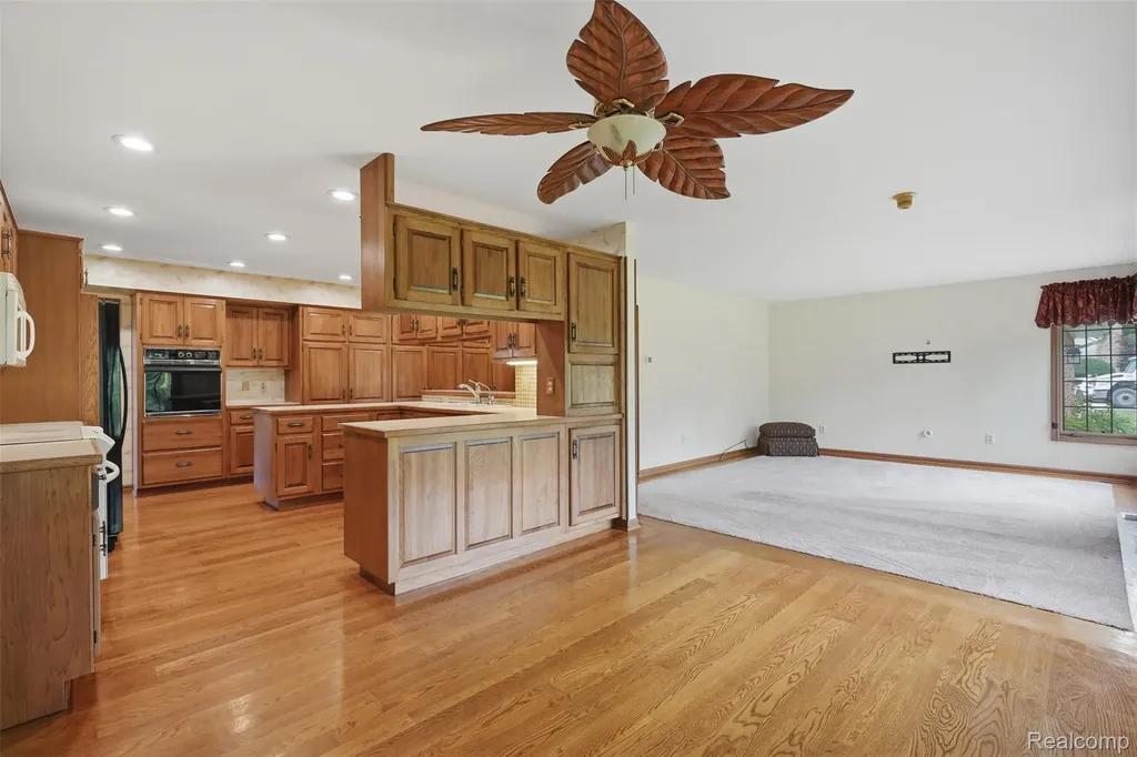 9277 Burning Tree Drive Grand Blanc Charter Township MI 48439