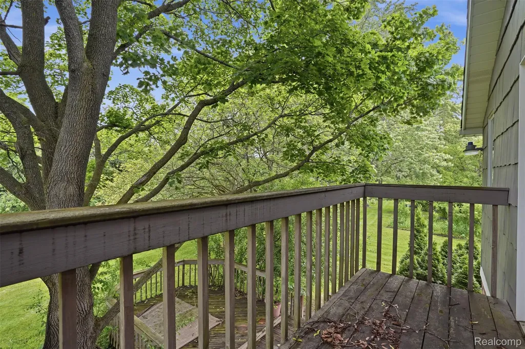 9277 Burning Tree Drive Grand Blanc Charter Township MI 48439