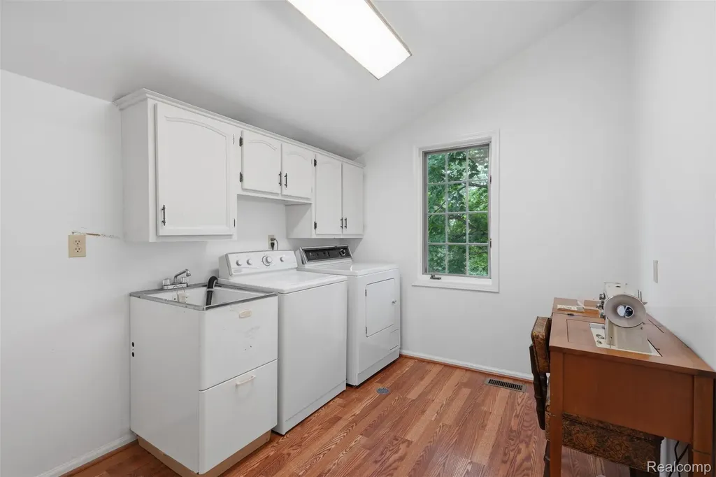 9277 Burning Tree Drive Grand Blanc Charter Township MI 48439