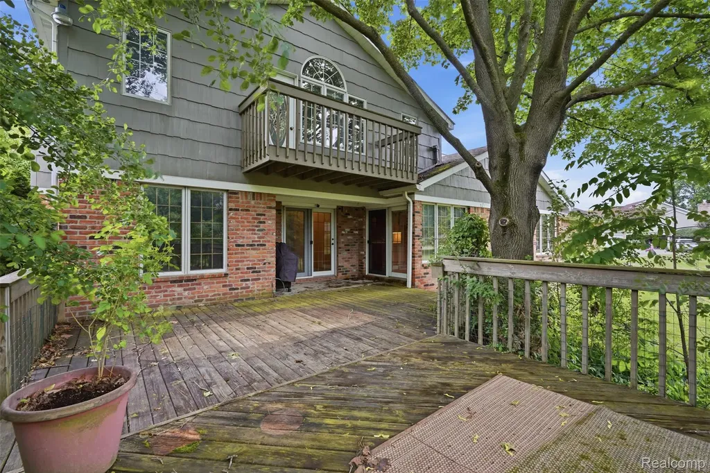 9277 Burning Tree Drive Grand Blanc Charter Township MI 48439