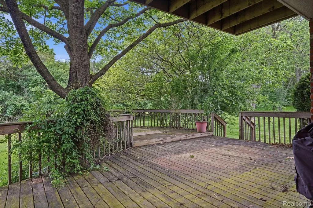 9277 Burning Tree Drive Grand Blanc Charter Township MI 48439