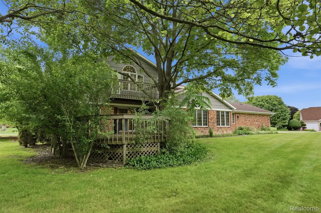 9277 Burning Tree Drive Grand Blanc Charter Township MI 48439