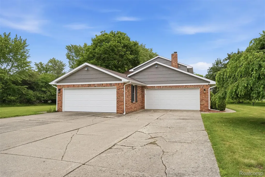 9277 Burning Tree Drive Grand Blanc Charter Township MI 48439