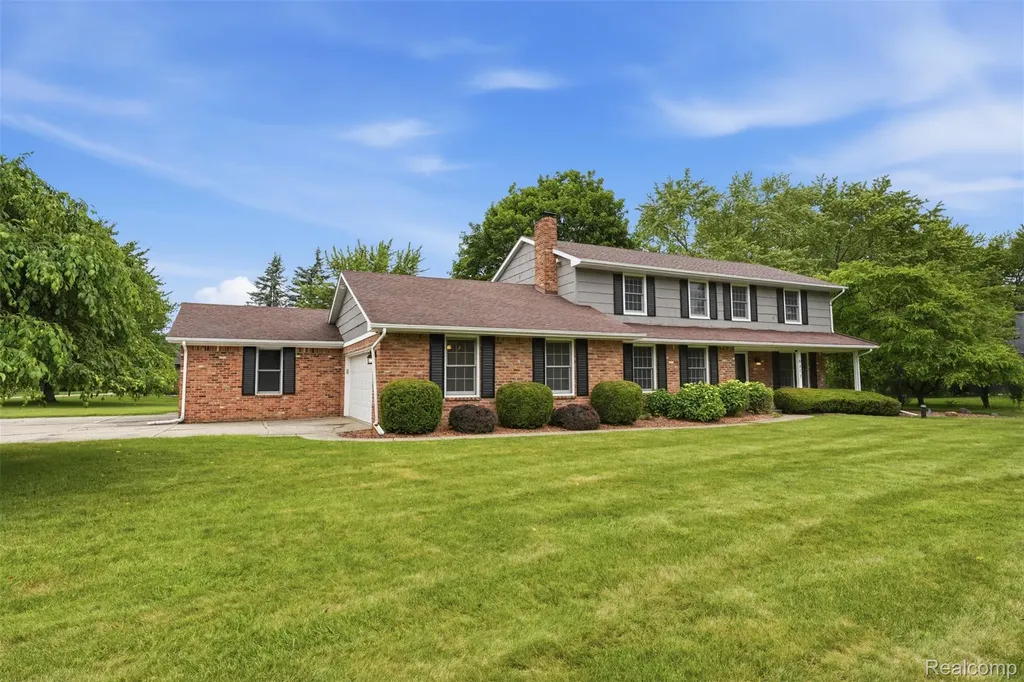 9277 Burning Tree Drive Grand Blanc Charter Township MI 48439