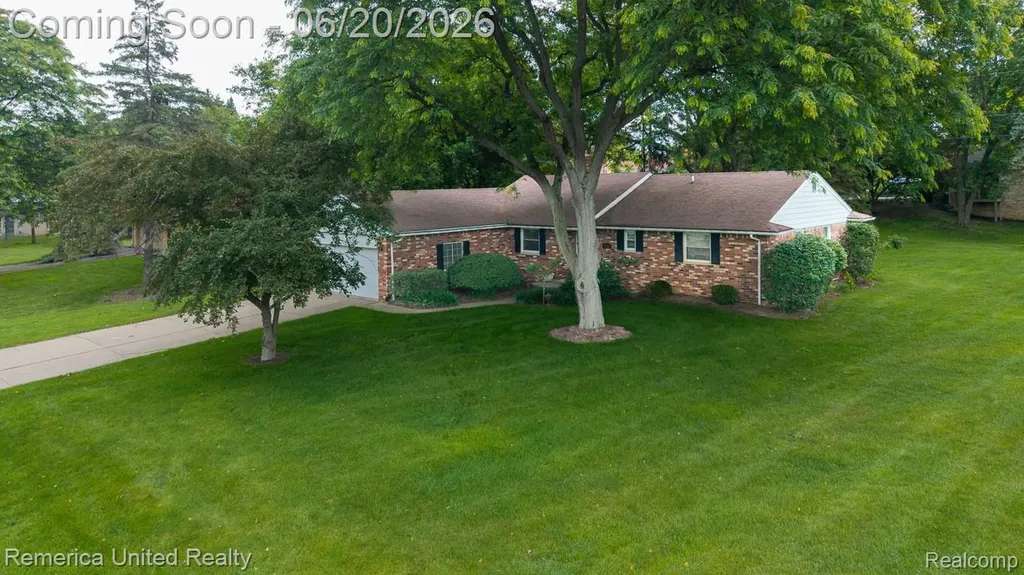2223 Strader Drive West Bloomfield Charter Township MI 48324