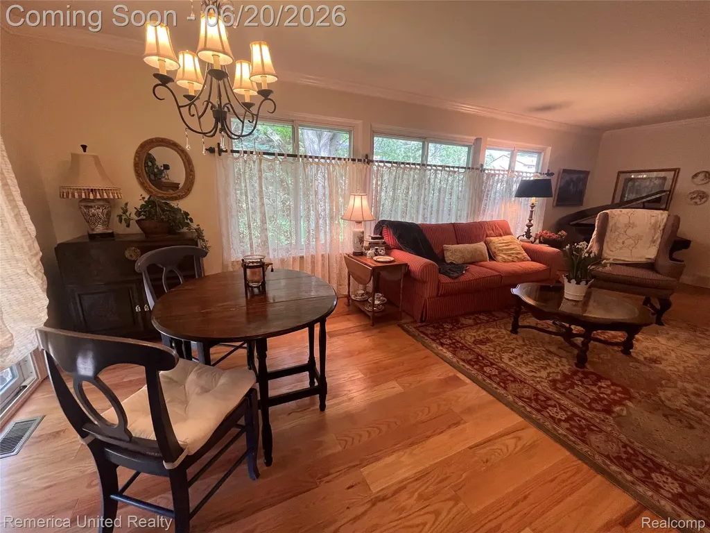 2223 Strader Drive West Bloomfield Charter Township MI 48324