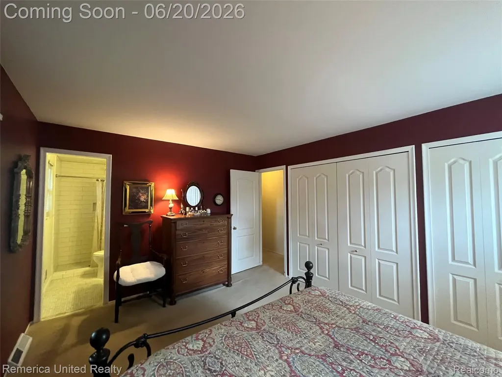 2223 Strader Drive West Bloomfield Charter Township MI 48324