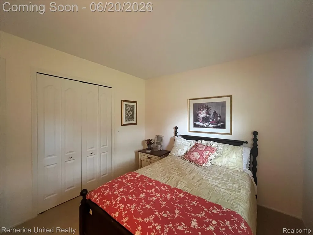 2223 Strader Drive West Bloomfield Charter Township MI 48324