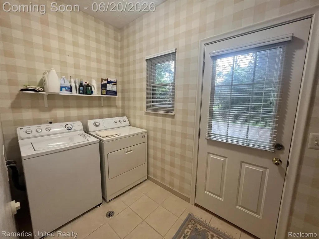 2223 Strader Drive West Bloomfield Charter Township MI 48324