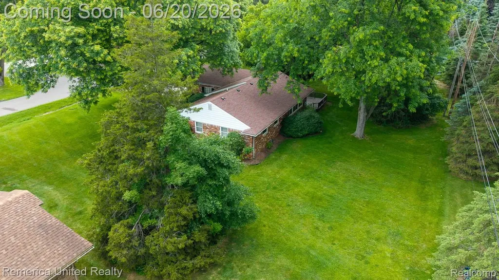 2223 Strader Drive West Bloomfield Charter Township MI 48324
