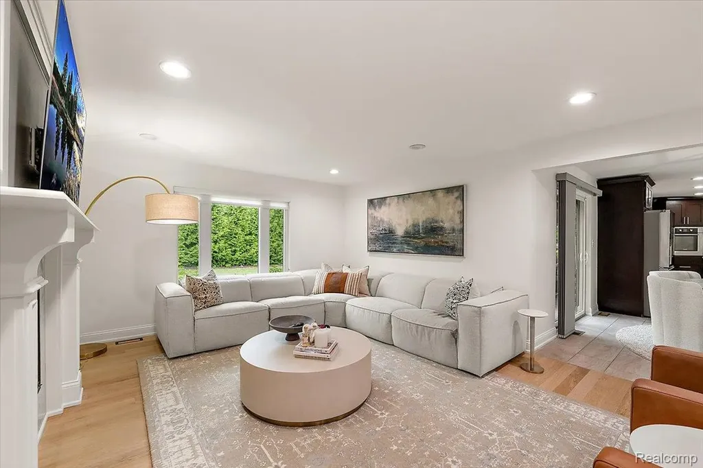 2118 Coach Way Court West Bloomfield Charter Township MI 48302