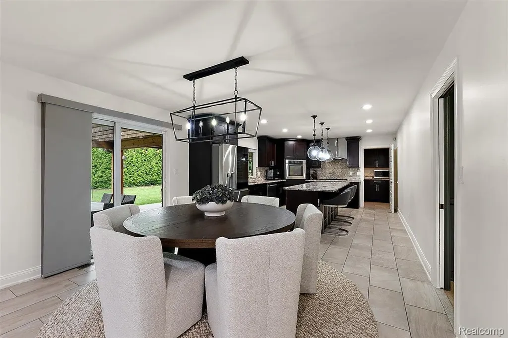 2118 Coach Way Court West Bloomfield Charter Township MI 48302